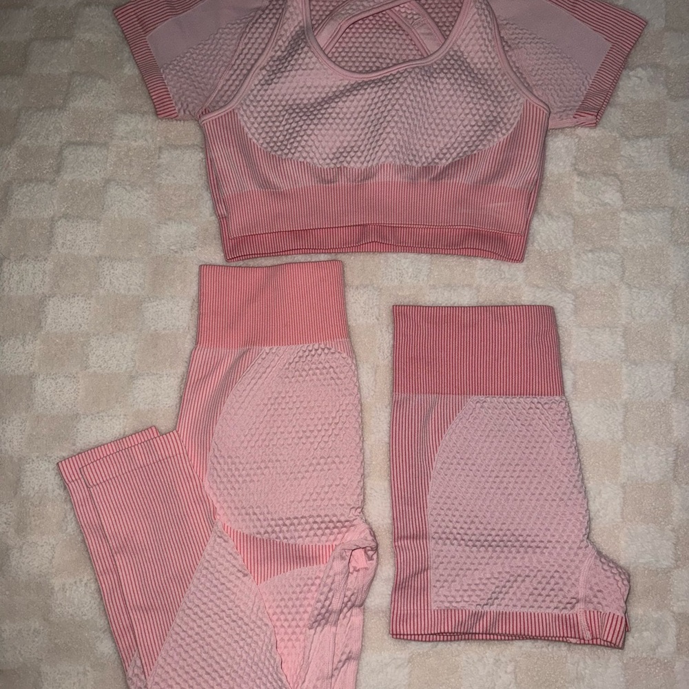 Seamless Pink Activewear Set 4 piece set